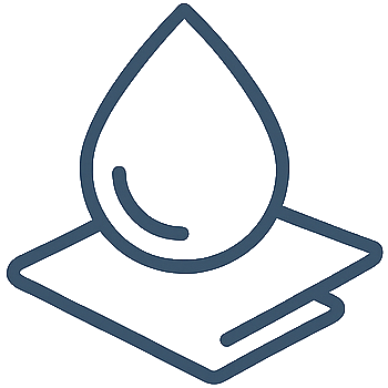 Eine Hand macht mit einem Tuch etwas glänzend