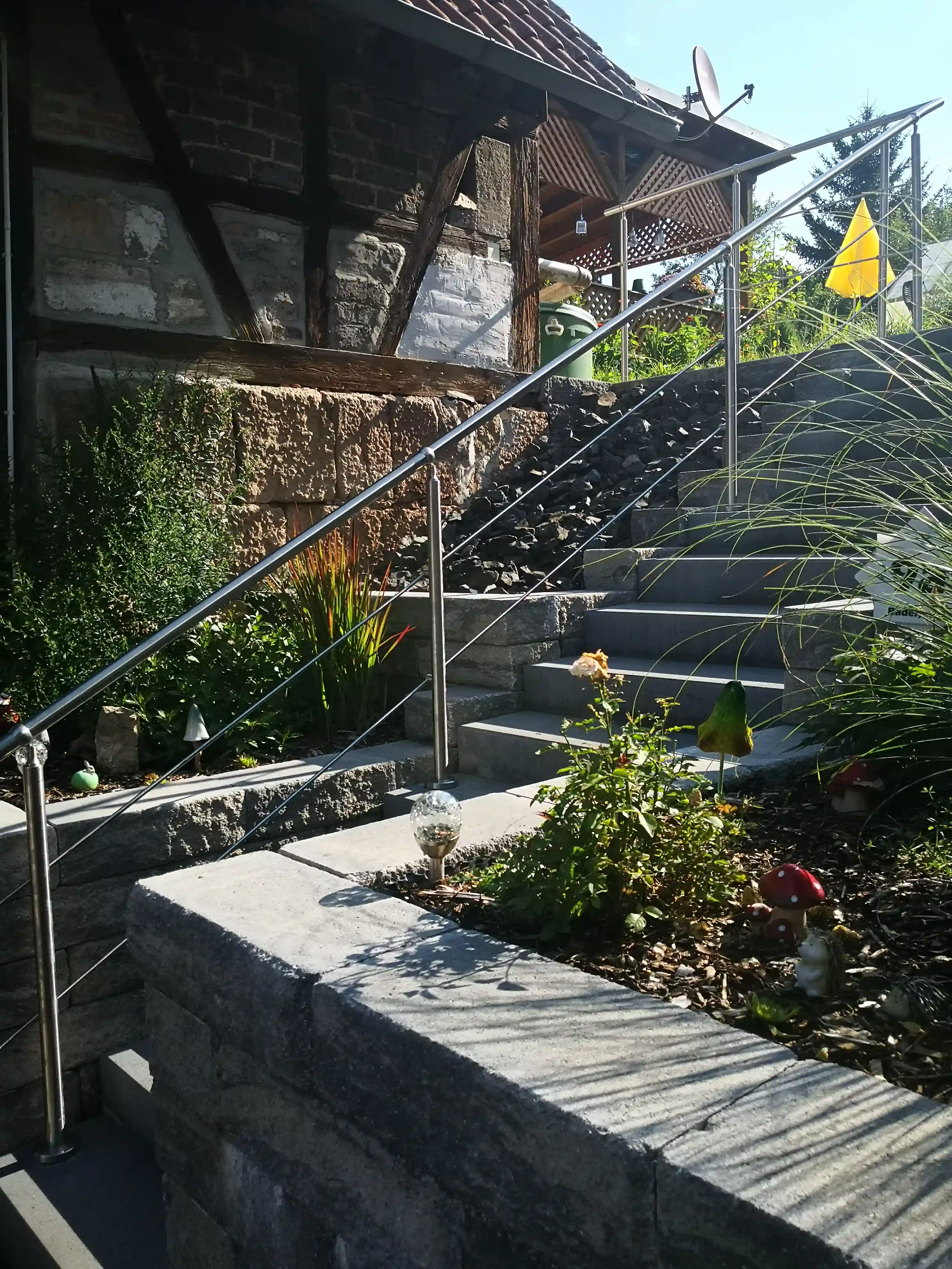 Relinggeländer mit 2 Querstreben aus Edelstahl im Gartenparadies