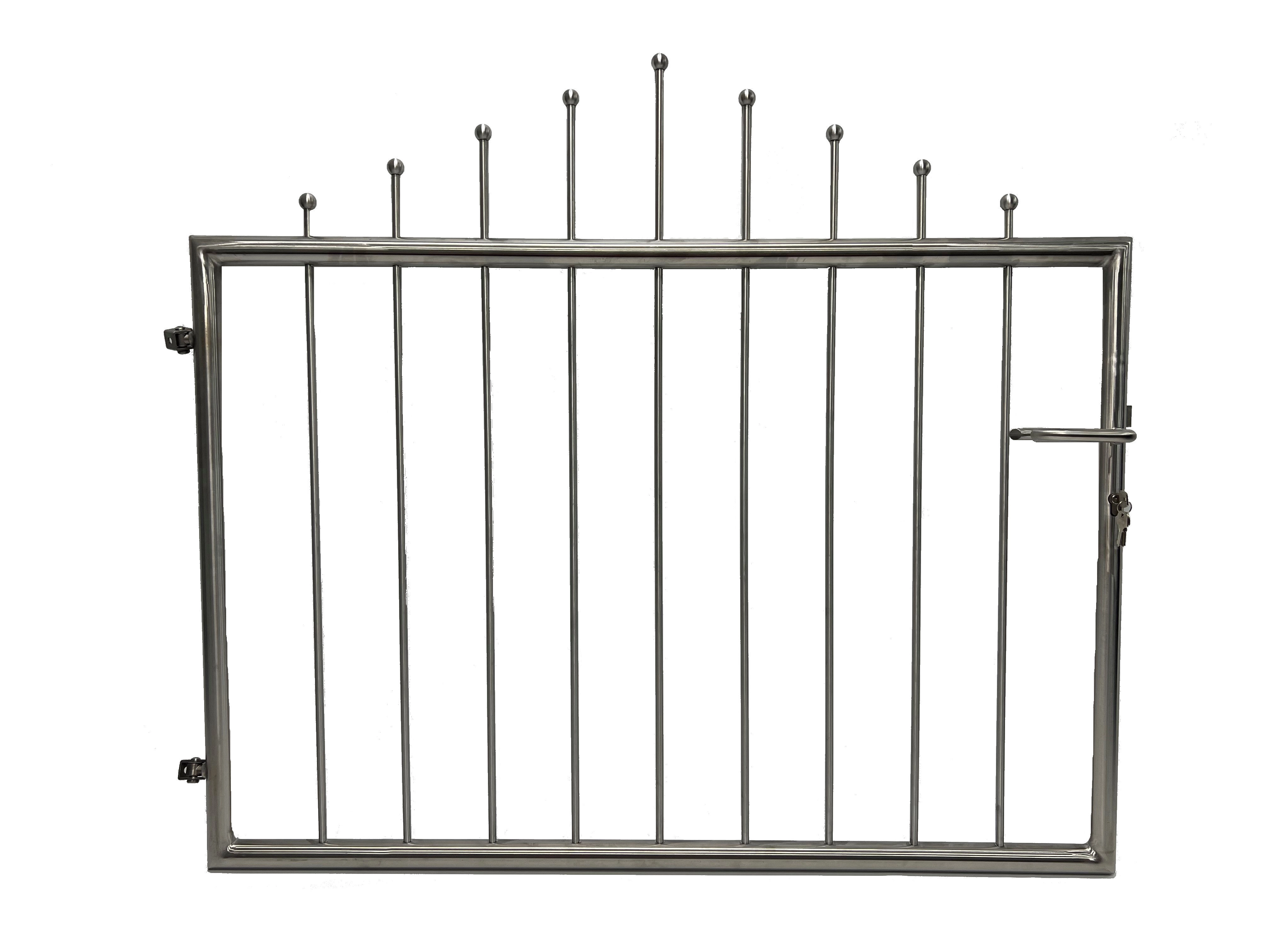 Edles Gartentor mit Rundrohrrahmen und Stabfuellung mit Kugeln als Abschluss