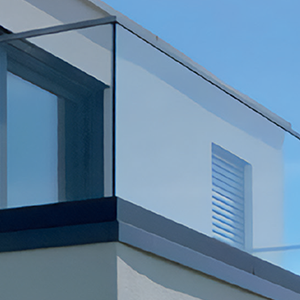 Technische Darstellung Ganzglasgeländer Bodenprofil 2.0 für stabile Befestigung am Baukörper